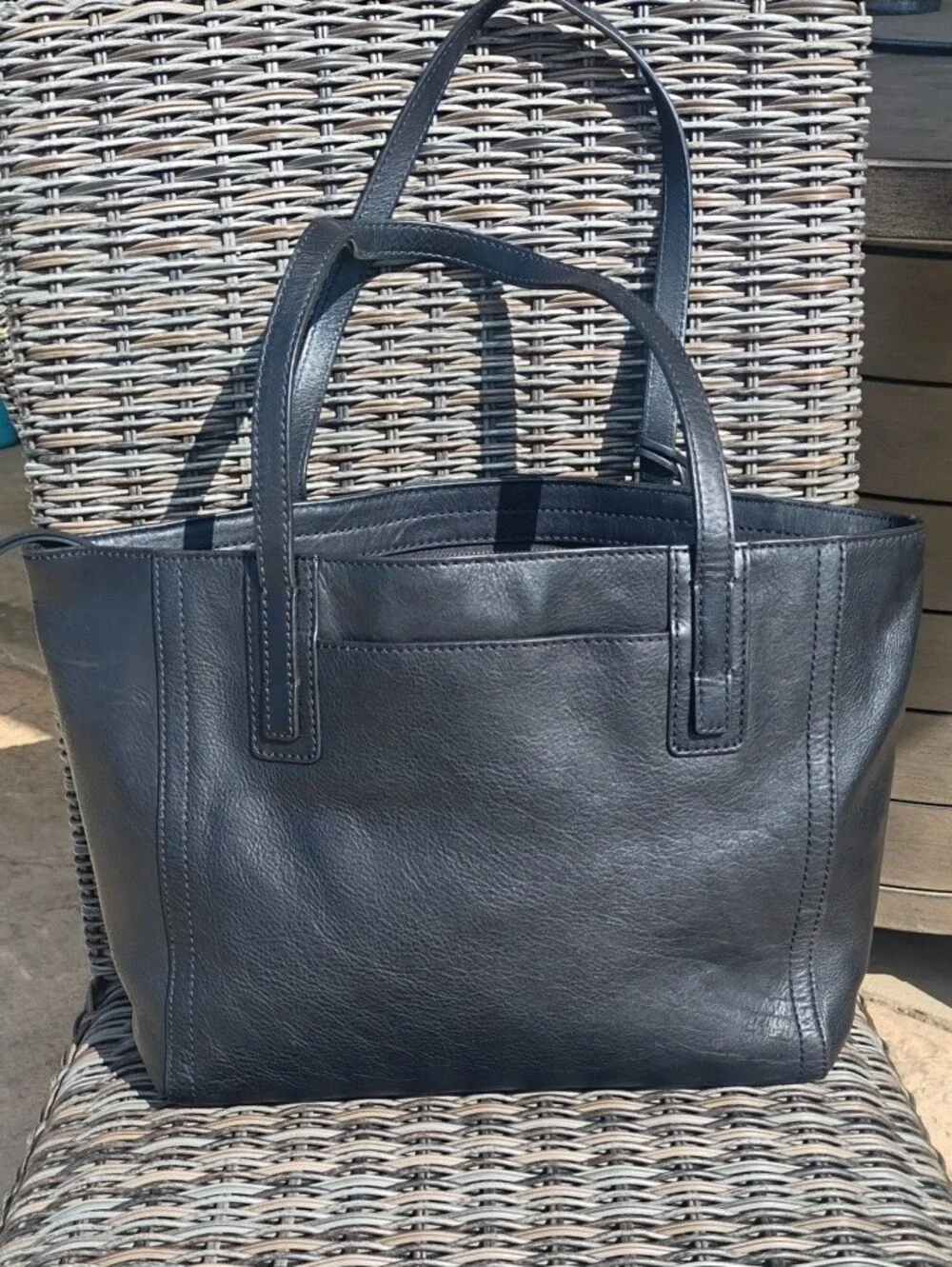 Fossil Tote In Black - Picture 2 of 11
